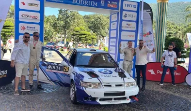 Bodrum’da düzenlenen otomobil yarışında Ali Türkkan-Oytun Albayrak birinci oldu