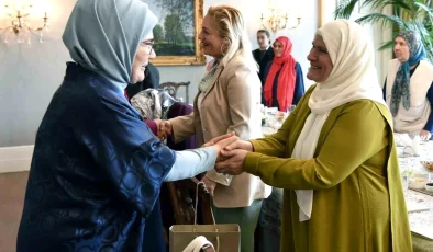 Emine Erdoğan, Anneler Günü Programında Annelerle Buluştu