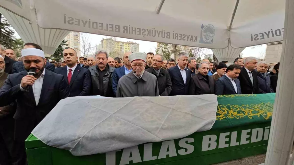 Talas Belediye Başkanı Mustafa Yalçın’ın Annesi Son Yolculuğuna Uğurlandı